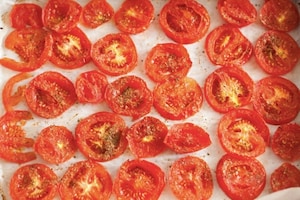 Preparazione Crema fredda di pomodori arrostiti e paprika affumicata - Fase 1