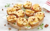 Crostini alle mele, Brie e miele