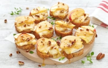 Crostini alle mele, Brie e miele