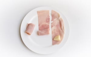 Preparazione Fagottini di pasta brisée con prosciutto e formaggio - Fase 2