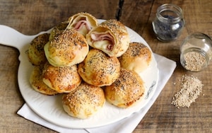 Preparazione Fagottini di pasta brisée con prosciutto e formaggio - Fase 4