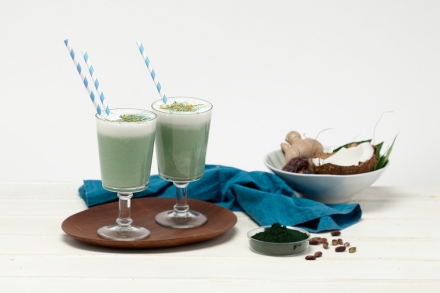 Preparazione Frullato con latte di cocco e alga spirulina - Fase 3 Preparazione Frullato con latte di cocco e alga spirulina - Fase 3