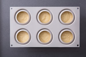 Preparazione Minigocce al limone con ganache al cioccolato fondente, fior di sale e menta - Fase 2