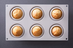 Preparazione Minigocce al limone con ganache al cioccolato fondente, fior di sale e menta - Fase 4