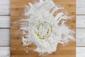 Preparazione Piadina all'olio e grano saraceno con formaggio fuso - Fase 1