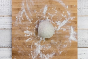 Preparazione Piadina all'olio e grano saraceno con formaggio fuso - Fase 1