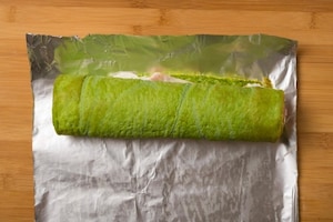 Preparazione Rotolo di frittata al prosciutto e formaggio - Fase 5