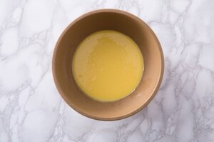 Preparazione Semifreddo panna e lamponi con glassa a specchio - Fase 1