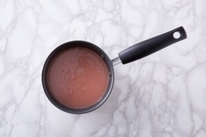 Preparazione Semifreddo panna e lamponi con glassa a specchio - Fase 3