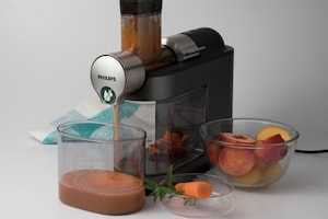 Preparazione Succo di pesche, susine, carote e curcuma - Fase 2