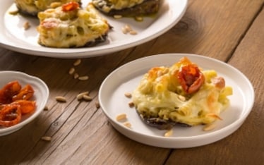 Tortini di pasta, provola e melanzane