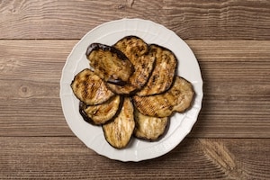Preparazione Tortini di pasta, provola e melanzane - Fase 2