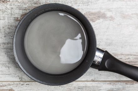 Preparazione Bicchierini al caffè con panna, cacao e nocciole - Fase 1 Preparazione Bicchierini al caffè con panna, cacao e nocciole - Fase 1