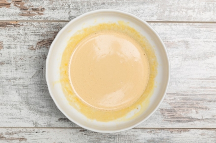 Preparazione Bicchierini al caffè con panna, cacao e nocciole - Fase 2 Preparazione Bicchierini al caffè con panna, cacao e nocciole - Fase 2