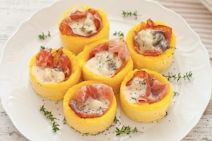 Preparazione Cestini di polenta con gorgonzola e speck - Fase 3