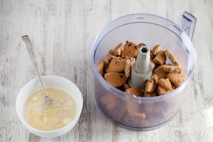 Preparazione Cheesecake senza cottura con salsa di cachi  - Fase 1