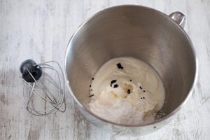 Preparazione Cheesecake senza cottura con salsa di cachi  - Fase 2