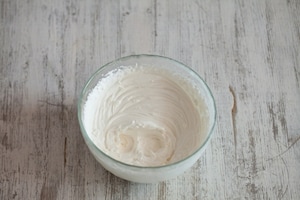 Preparazione Cheesecake senza cottura con salsa di cachi  - Fase 2