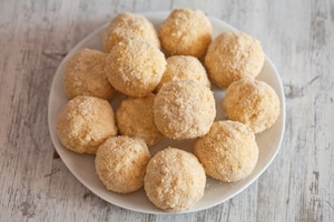 Preparazione Crocchette filanti di riso con formaggio e pancetta affumicata - Fase 3