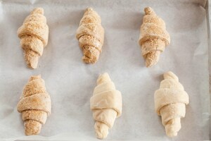 Preparazione Torta di croissant al forno con salsa al cioccolato  - Fase 1