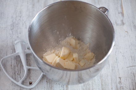 Preparazione Crostata con crema allo yogurt e uva  - Fase 1 Preparazione Crostata con crema allo yogurt e uva  - Fase 1