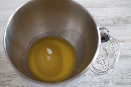 Preparazione Cupcake al limone e more con glassa al formaggio e miele - Fase 1 Preparazione Cupcake al limone e more con glassa al formaggio e miele - Fase 1