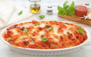 Gnocchi alla sorrentina con salsiccia Gnocchi alla sorrentina con salsiccia