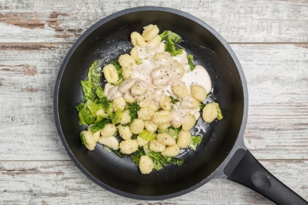 Preparazione Gnocchi con verza e nocciole - Fase 2 Preparazione Gnocchi con verza e nocciole - Fase 2