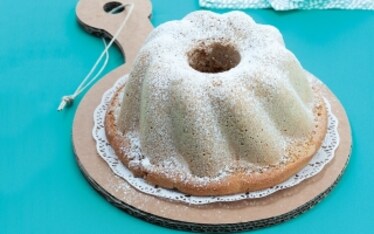 Kugelhupf al farro e albicocche secche