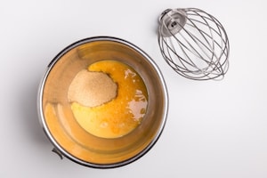 Preparazione Pan di Spagna di riso senza glutine - Fase 2