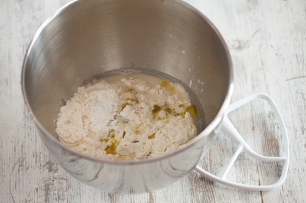 Preparazione Panzerotti con mozzarella, olive e scarola - Fase 2 Preparazione Panzerotti con mozzarella, olive e scarola - Fase 2