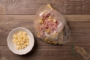 Preparazione Pizza di pane ricca - Fase 3