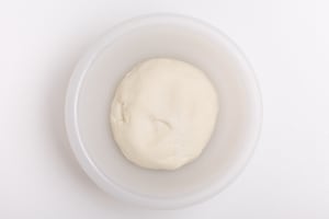 Preparazione Pizza senza glutine e lattosio - Fase 3