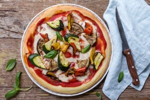Preparazione Pizza senza glutine e lattosio - Fase 6
