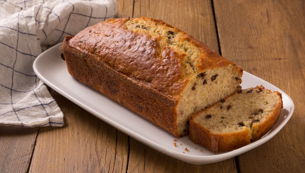 Plumcake alle banane con gocce di cioccolato ricetta