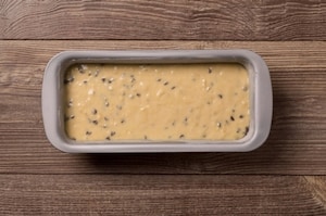 Preparazione Plumcake alle banane con gocce di cioccolato - Fase 6