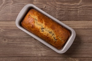 Preparazione Plumcake alle banane con gocce di cioccolato - Fase 6