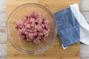 Preparazione Polpette in crosta di curcuma ripiene di formaggio - Fase 1