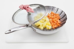 Preparazione Purea bicolore di patate e carote con tacchino - Fase 2