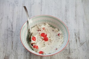Preparazione Rotolo senza cottura al cioccolato, ciliegie candite e pistacchi - Fase 1