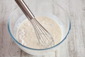 Preparazione Torta con panna cotta allo yogurt, pesche sciroppate e frutti rossi  - Fase 2