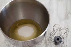 Preparazione Torta di meringhe con rabarbaro e lamponi - Fase 1