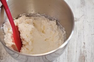 Preparazione Torta di meringhe con rabarbaro e lamponi - Fase 3
