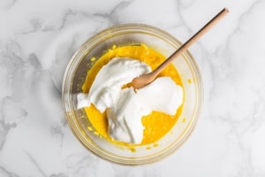 Preparazione Torta di riso allo zafferano con cioccolato bianco - Fase 2