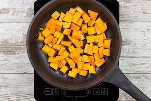 Preparazione Torta salata zucca, pancetta e timo - Fase 1