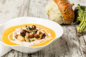 Preparazione Vellutata di zucca e patate con funghi - Fase 4