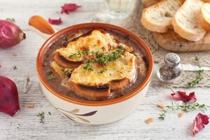 Preparazione Zuppa di cipolle alla francese - Fase 4