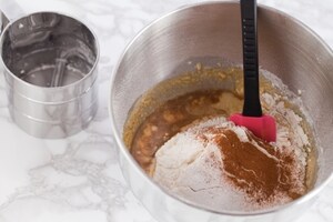 Preparazione Banana bread al caffè, anacardi e gocce di cioccolato  - Fase 2