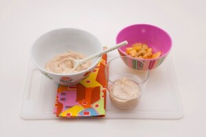 Preparazione Bicchierini di budino cremoso di latte con crema all'uovo e frutta al cartoccio - Fase 2