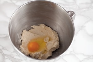 Preparazione Biscotti di frolla montata alla farina di riso rosso con amarene e spezie - Fase 1